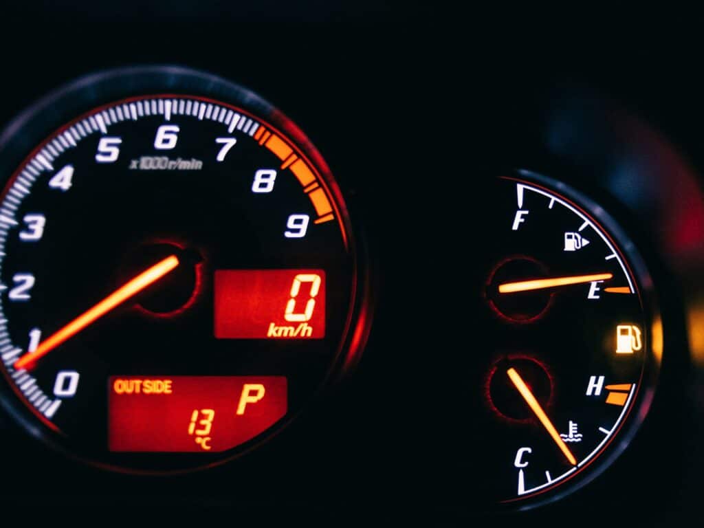 ¿Cómo afecta el control de combustible a la eficiencia operativa de una flota 48 control de combustible